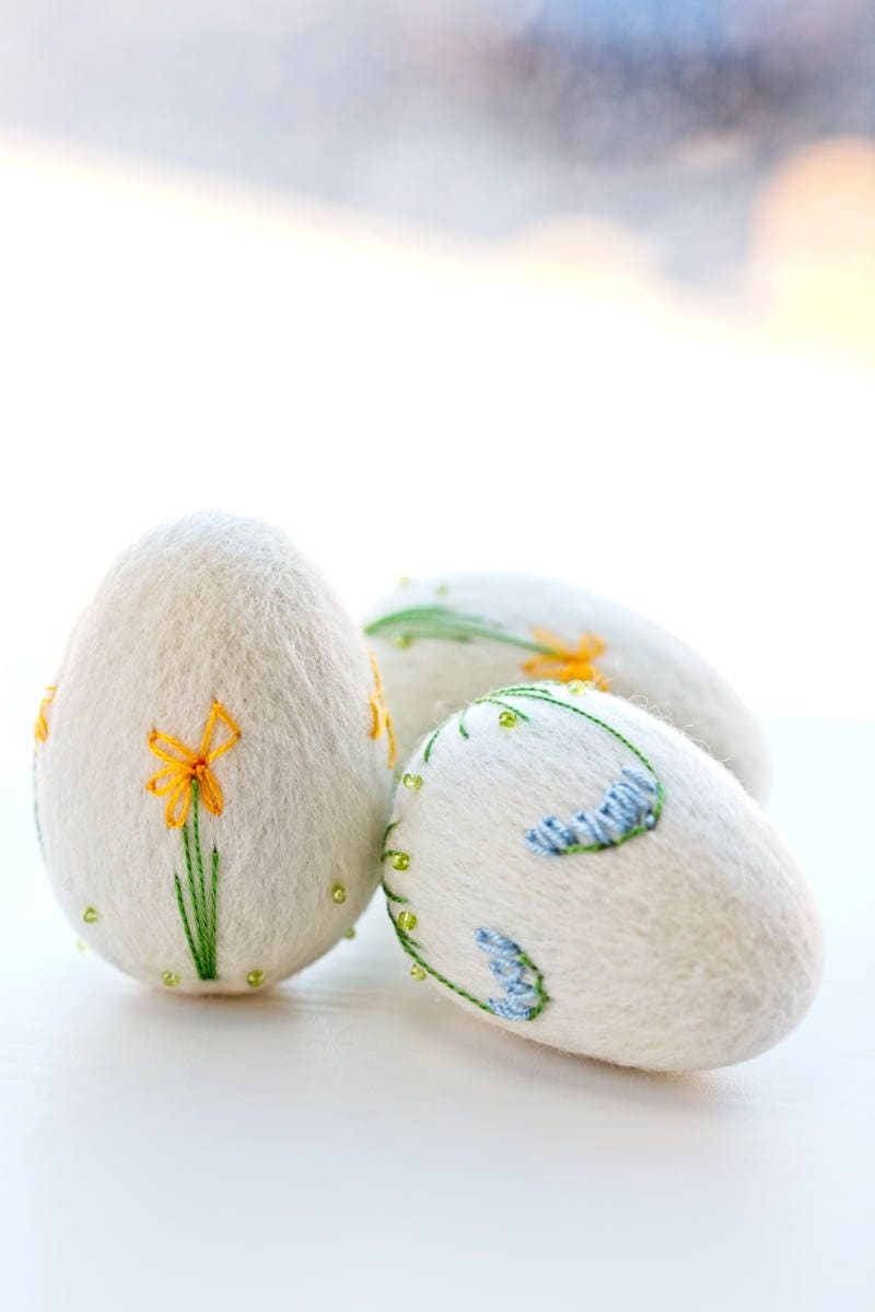 3 Oeufs de Pâques en Feutre, Jonquille Bluebell Héritage Brodés, Décorations Laine, Ornement Ferme P