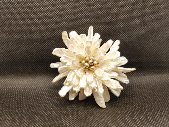 Handmade Biwa Keshi Pearl Chrysanthemum Brooch - image 3