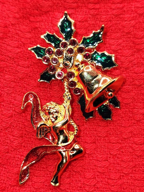 Smithsonian Institution for Avon Collector BROOCH PIN SMITHSONIAN CHRISTMAS ANGEL CHERUB BELL GOLD TONE GREEN RED SIGNED main image 0