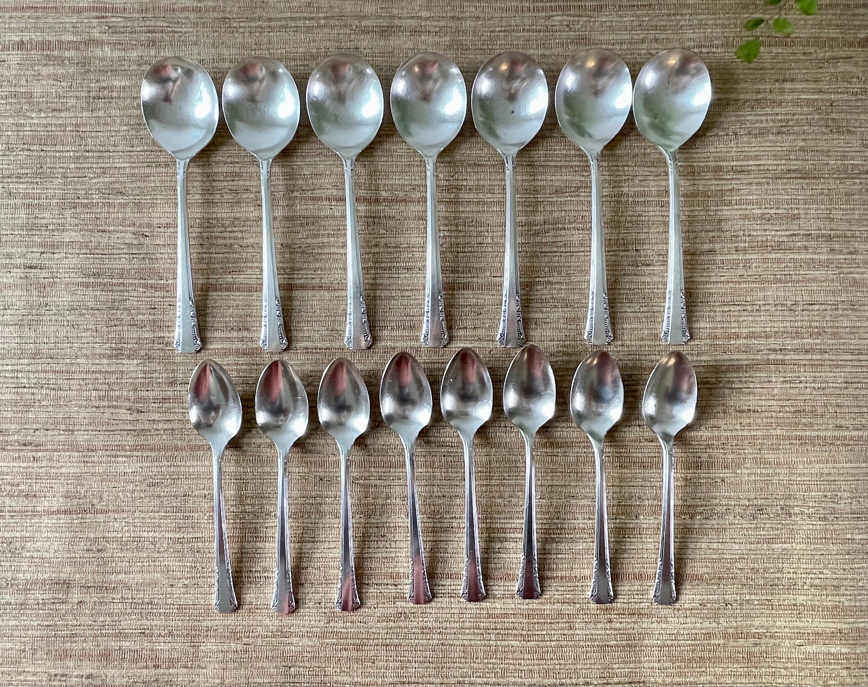 1881 Rogers Oneida Ltd. Del Mar Silver Plate - 17 Piece 1881 Rogers Oneida Ltd. Del Mar Silver Plate - 17 Piece