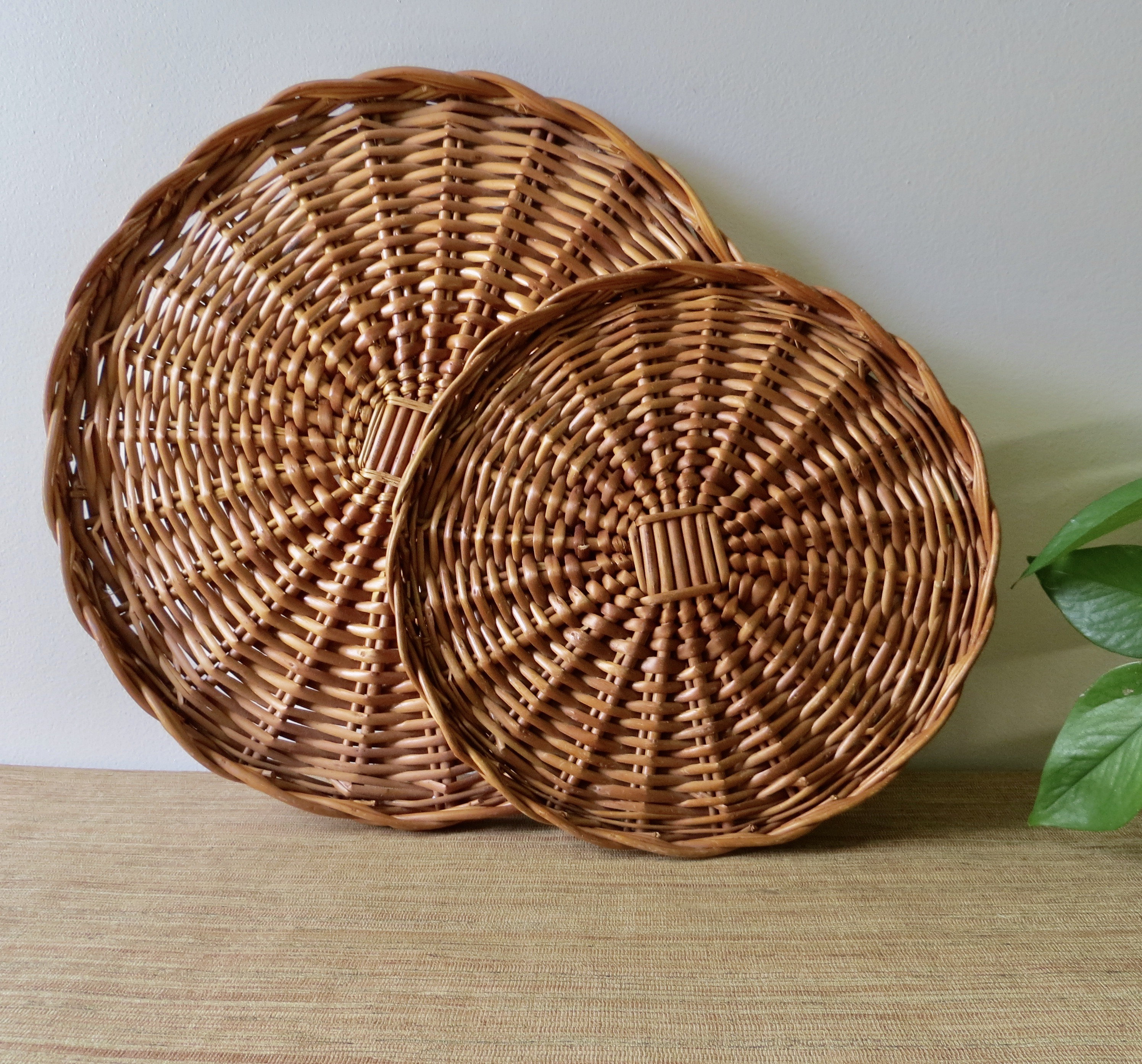 Vintage Baskets Round Woven Wall Baskets Scalloped Edges Etsy
