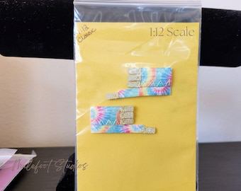 Sports Medicine Boots (SMB) i skala 1:12 för klassiska Breyer-hästar – pastellfärgade tie-dye-färger