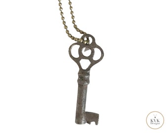 Antique Skeleton Key Necklace (Fancy Bow) - Vintage Boho Necklace, Pendant Necklace