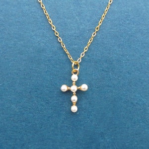 Kleine kruisketting parel, parelketting, kruisketting parel, kruis ketting, parel kruis, klein kruis, cadeau voor haar, kruis hanger, gouden kruis ketting