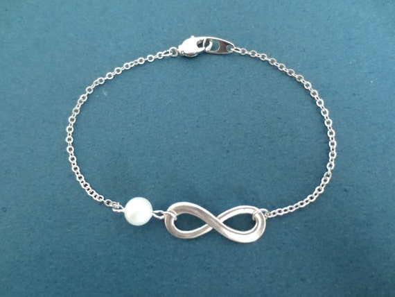 Stunning Infinity Pearl Bracelet Stunning Infinity Pearl Bracelet