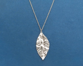 The last leaf necklace, Leaf necklace, Pendant necklace, Gold necklace, Silver necklace, Gift necklace, Birthday necklace, Woman necklace