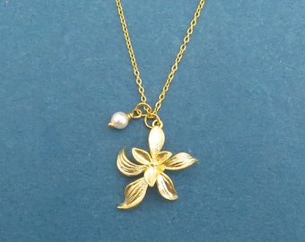 Flower Necklace,Floral Necklace,Bouquet Necklace,Lily Necklace,Calla Lily Necklace,Gift for Her,Lily Jewlery,Wedding Necklace,Bridesmaid