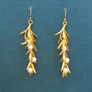 Pine tree earrings, Tree earrings, Forest earrings, Nature Jewelry, Nature earrings, Dangle Earrings, Silver Earrings, Christmas earrings