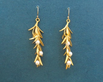 Pine tree earrings, Tree earrings, Forest earrings, Nature Jewelry, Nature earrings, Dangle Earrings, Silver Earrings, Christmas earrings