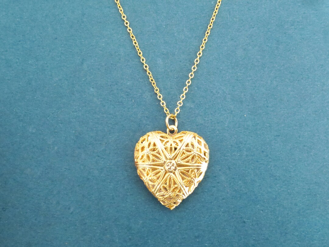 Gold Heart Locket Necklace Photo Necklace Anne and Diana Etsy