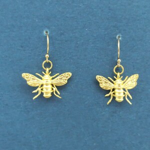 Biene Ohrringe, Honigbiene Ohrringe, Gold gefüllte Haken Ohrringe, Sterling Silber Haken Ohrringe, Nettes Geschenk, Schwiegermutter Geschenk, Frau Geschenk