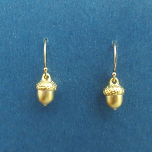 Acorn earrings, 14K gold filled/ Sterling silver ear hook earrings, Fall jewelry, Autumn gift, Christmas gift, New year gift, Mom gift