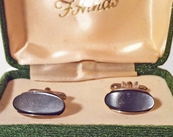 Mid 20th Century Gents Retro Jewellery Accessory 1950s 1960s Gold Tone Metal /& Pearlised Grey Acrylic Oval Centres Vintage Mens Cufflinks