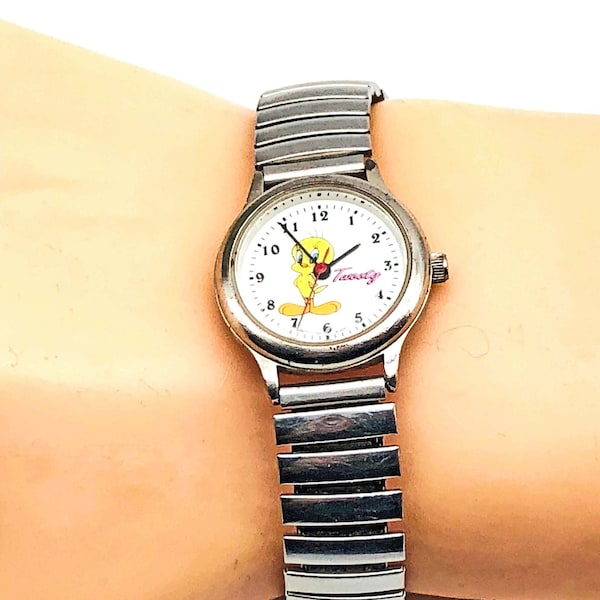 Looney Tunes Wrist Watch. Vintage 1997 Tweety Pie Bird by Warner Bros. Silver Stainless Steel Timepiece. Quartz Movement, New Battery.