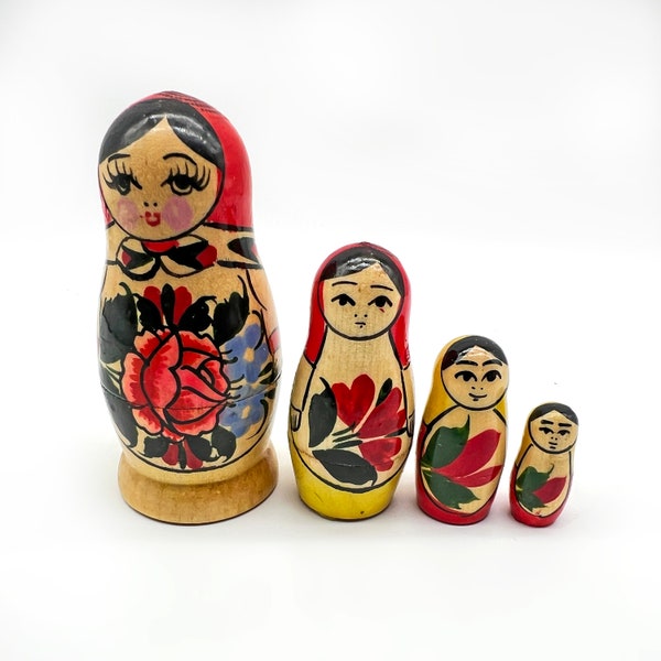 4 Piece Matryoshka Doll Set, Russian Nesting Dolls. Hand Painted, Vintage Folkart Collectible Wooden Ornament / Retro Decorative Figurines