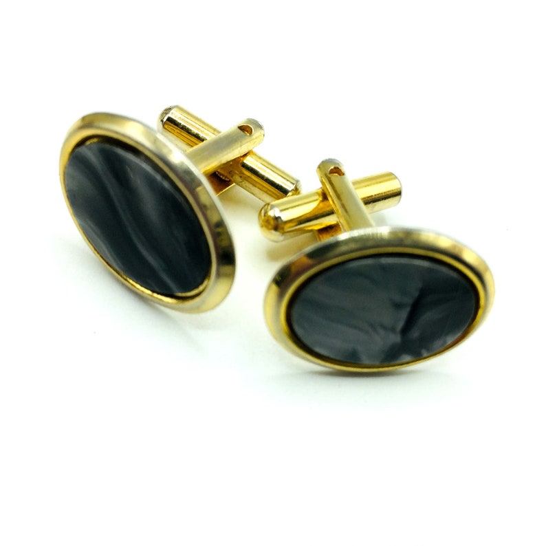 Mid 20th Century Gents Retro Jewellery Accessory 1950s 1960s Gold Tone Metal /& Pearlised Grey Acrylic Oval Centres Vintage Mens Cufflinks