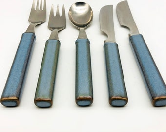 Denby Cutlery Set. Vintage 5 Piece Flatware Canteen inc Fork & Spoon. Touchstone Blue Ceramic Handle and Steel. Rare Discontinued Tableware