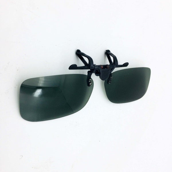 Unisex Clip On Flip Up Sunglasses Glasses Shades. Vintage. For Narrow Frames & Readers etc. Attach to Spectacle Frames Retro UV Eyewear