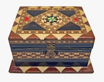 Inlay Marquetry Lidded Box. Vintage Bone & Wooden Inlaid Jewellery , Trinket Storage. Keepsake, Desk Top, Dressing Table Jewelry Accessories
