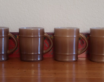 Vintage Fire King Kaffeetassen Tassen in Hellbraun Braun Anchor Hocking FireKing C Griff Kaffeetassen Ofenfest 1970er Jahre Retro