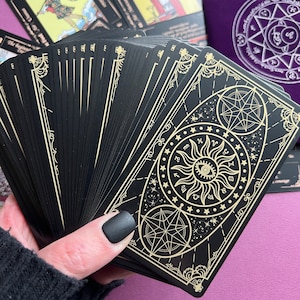 Beginner Learning Tarot Deck with meanings and keywords