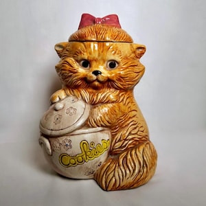 Vintage Treasure Craft Cat/ Kitten Cookie Jar Made In The U.S.A 1979