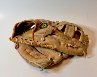 Wilson Tommy John  Baseball Glove A2260 Yankees Youth Size Snap Action RHT