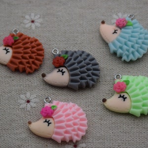 10 Resin Adorable Hedgehog Charms Earring Necklace Bracelet Bead Pendants DIY Jewelry Decoden Cabochon Keychain Accessories 30mmx26mm