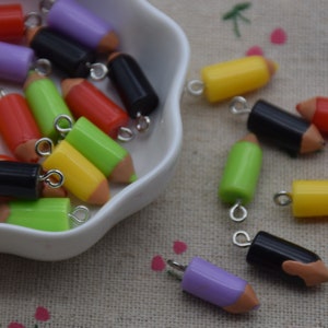 20 Resin Adorable Pencil Crayon Charms Earring Necklace Bracelet Bead Pendants DIY Jewelry Decoden Cabochon Keychain Accessories 21mmx8mm