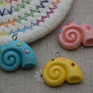 10 Resin Adorable Snail Animal Charms Earring Necklace Bracelet Bead Pendants DIY Jewelry Decoden Cabochon Keychain Accessories 27mmx25mm