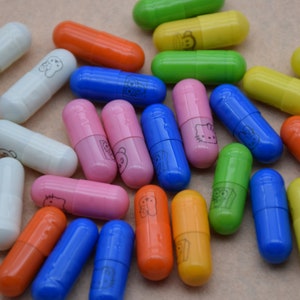 100 Kawaii Pill Capsule, Wish Faux Pill, Secrect Message Note In Pill Capsule, Blank Paper Scrolls, Pill Bead Charms, Decoration Embellish Charms