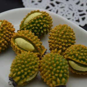 10 Resin Adorable Durian Fruit Charms Earring Necklace Bracelet Bead Pendants DIY Jewelry Decoden Cabochon Keychain Accessories 31mmx20mm