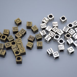20 Metallperlen Metall Buchstabe Metall Würfel Perle für Schmuckherstellung DIY Handwerk Quadrat Name Armband 7mm