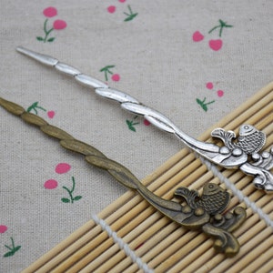 2Pieces Metalen Vis Haar Sticks, Spiraal Haar Sticks, Vis Haar Pins, Wave Hair Stick, Metalen Haar Pinnen, Metalen Haar Picks, Metal Hair Clips
