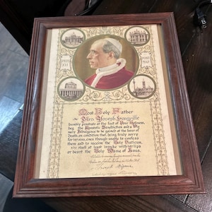 Certidão de óbito do Papa Pio XII, 1947, com a bênção apostólica e caligrafia assinada à mão. Assinado pelo Arcebispo Joseph Nigone
