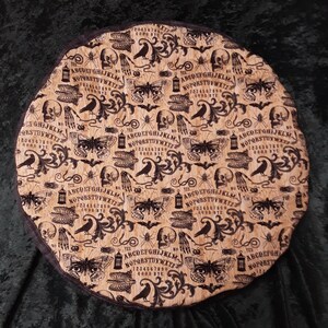 Sac de 17 po. avec symboles occultes cousu main pour votre tambour sacré, doublure en polaire, fermeture à glissière en nylon, têtes de mort étranges étranges de sorcière païenne Wicca, RTS OOAK
