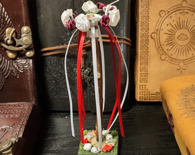 Small Red & White Maypole May Pole, 6