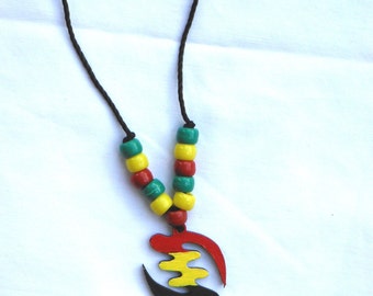 Gye Nyame Halskette: Rot, Gelb und Grün