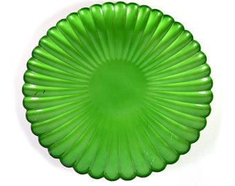 Vintage 1960s Enamel Serving Tray with Green Finish by Reed & Barton, Large 14" Round Tray, Mid Century Table Decor == FREE SHIPPING!