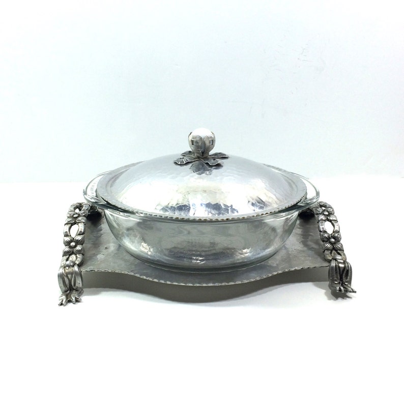 Vintage Casserole Dish with Stand by Rodney Kent with 1.5 Qt Pyrex Glass Insert and Hammered Aluminum Holder Shabby Chic Table Decor