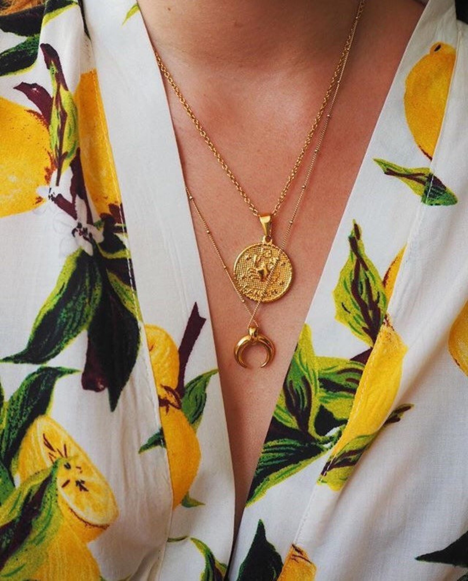 Gold necklace star sign Clearance