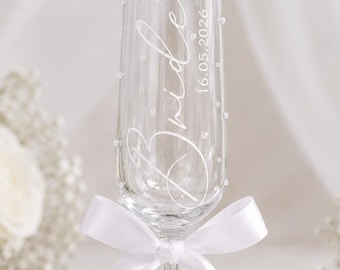 Personalised Bride Champagne Glass with Pearls, Wedding Morning Glass, Bridal Keepsake, Hen Party Gift, Custom Bride Flute