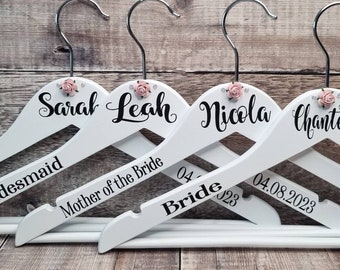 Wedding hangers, Bridesmaid Wedding hangers, Bridal party gift, Maid of Honour dress hanger, Wedding Dress Hanger