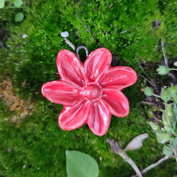 Fiore rosso, pendente in ceramica handemade per creare gioielli, primaverile