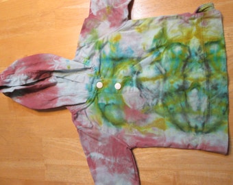 Hooded Infant custom designed jacket. Multi-colored, 6 mons. Soft cotton jersey. 2 snaps, casual boys, girls. Blue Hands Boutique. Layette.