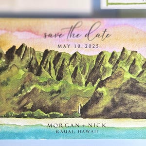 Conjunto de invitaciones de boda de Kauai, Hawái. Invitaciones de acuarela de destino personalizables, incluido el escudo de boda tropical. imagen 2