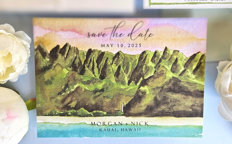 Conjunto de invitaciones de boda de Kauai, Hawái. Invitaciones de acuarela de destino personalizables, incluido el escudo de boda tropical. imagen 2