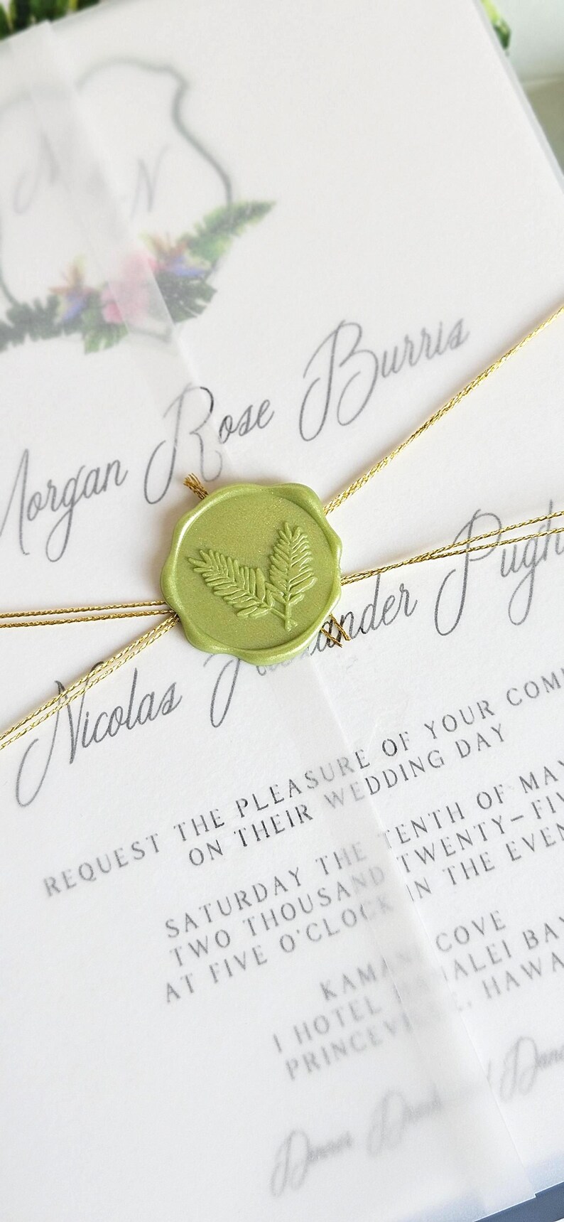 Conjunto de invitaciones de boda de Kauai, Hawái. Invitaciones de acuarela de destino personalizables, incluido el escudo de boda tropical. imagen 3