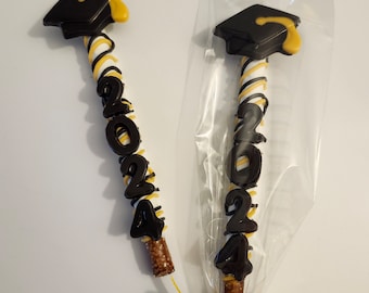 Graduation cap 2024 chocolate covered pretzel rods(12)