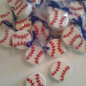 Baseball Chocolate Covered Oreos or Cake Pucks(12) Baseball Party Favors Team Celebration